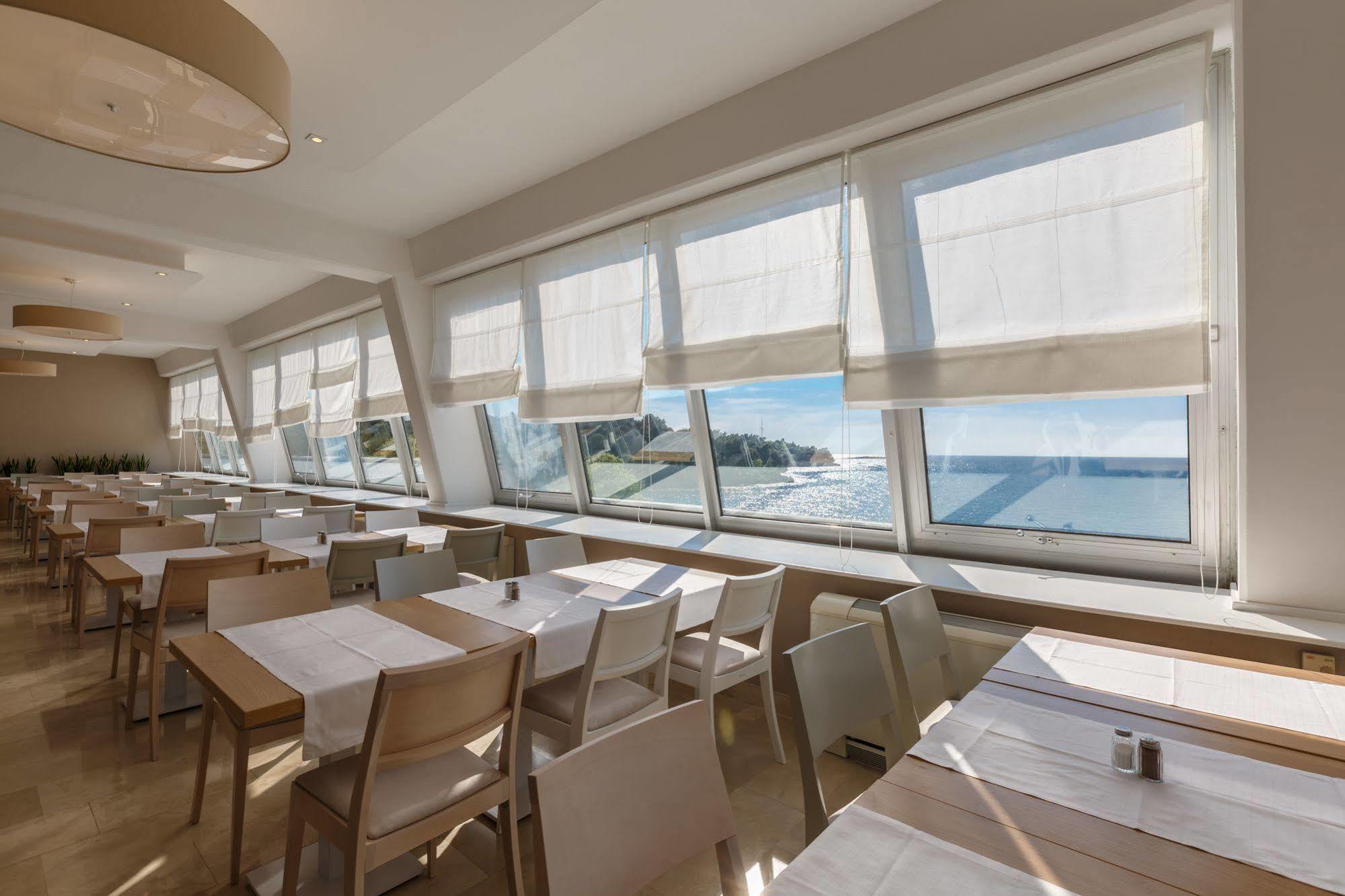 Hotel Plavi Plava Laguna 3*