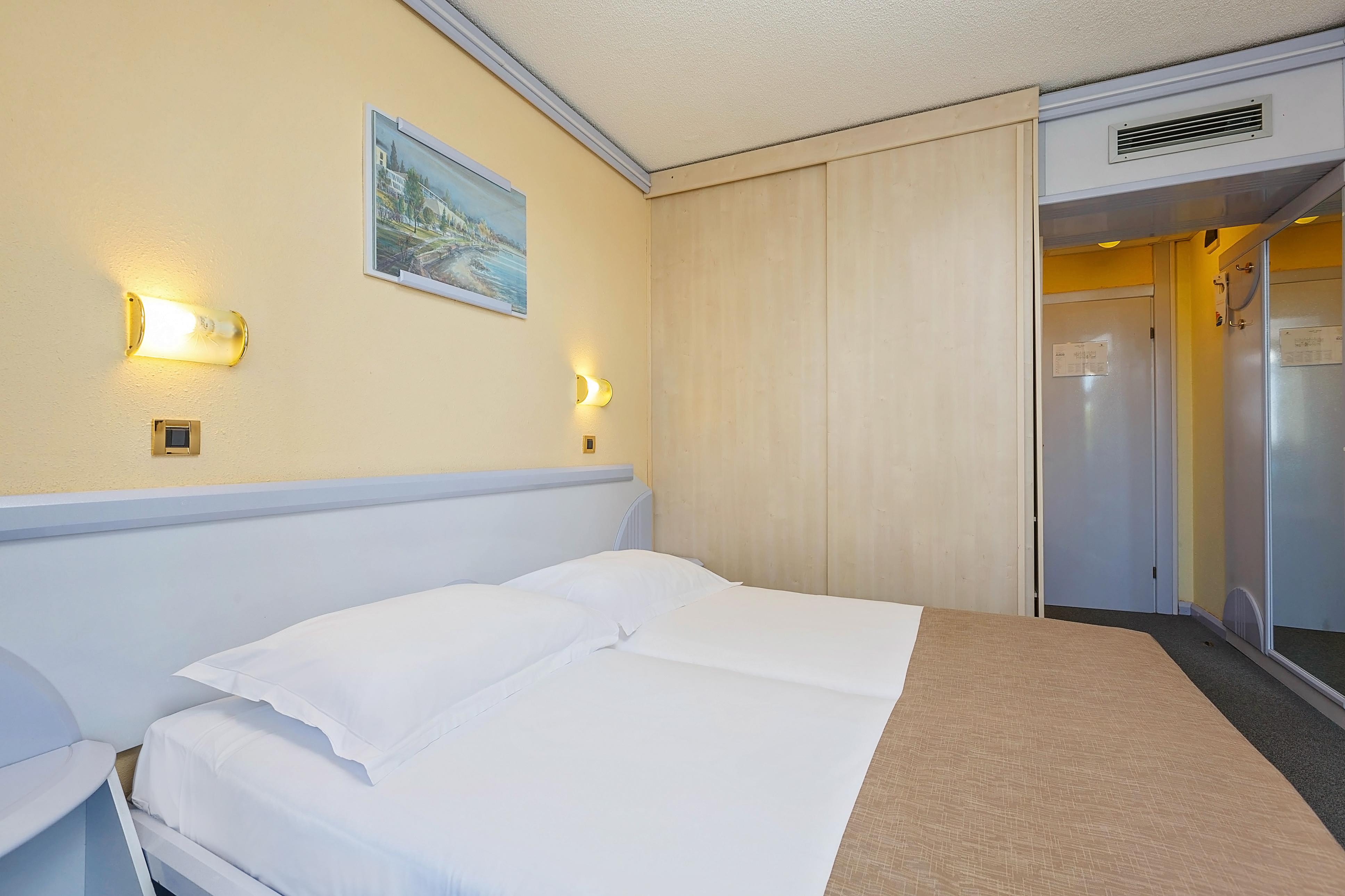 Hotel Plavi Plava Laguna 3*